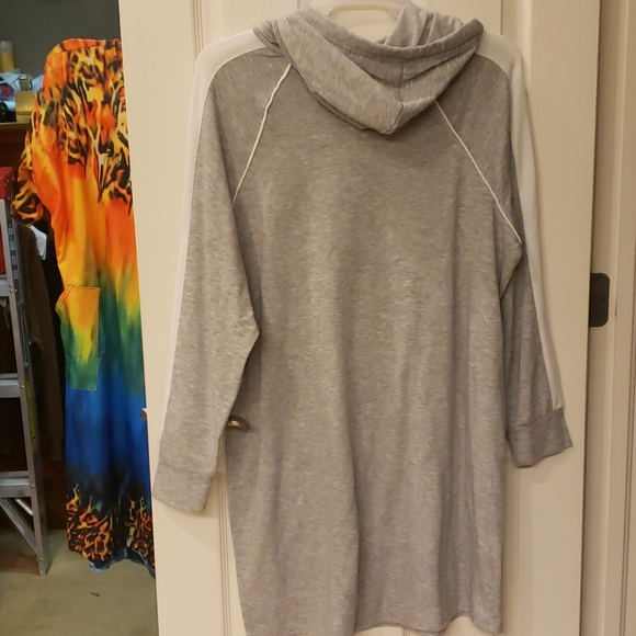 NWOT Gray & White Longsleeve Hoodie Dress - Picture 3 of 4